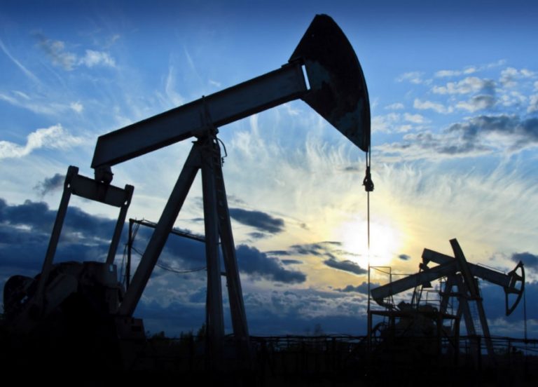 Ropa w USA nadal w górę po zwyżce w środę o 3,2 proc., ale rajd długo nie potrwa